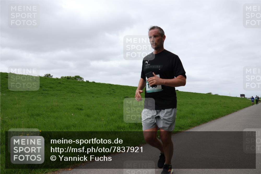 04.05.2025 - 8. Wedeler Halbmarathon Yannick Fuchs http://msf.ph/oto/7837921 04.05.2025 11:46:29 Laufen  meine-sportfotos.de