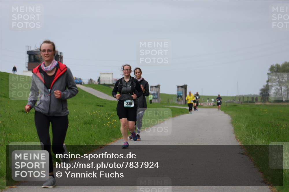 04.05.2025 - 8. Wedeler Halbmarathon Yannick Fuchs http://msf.ph/oto/7837924 04.05.2025 12:01:43 Laufen 235 meine-sportfotos.de