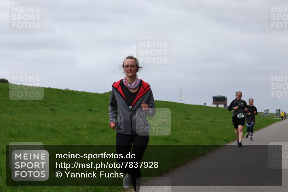 04.05.2025 - 8. Wedeler Halbmarathon Yannick Fuchs http://msf.ph/oto/7837928 04.05.2025 12:01:47 Laufen 235 meine-sportfotos.de