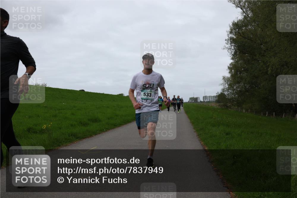 04.05.2025 - 8. Wedeler Halbmarathon Yannick Fuchs http://msf.ph/oto/7837949 04.05.2025 11:25:01 Laufen 2023, 533 meine-sportfotos.de