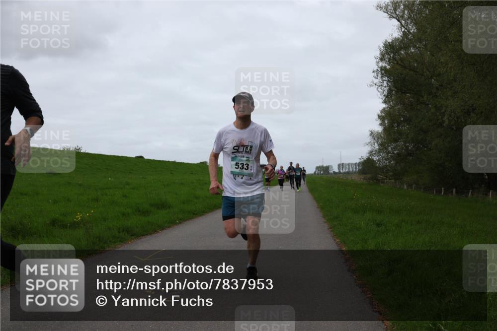 04.05.2025 - 8. Wedeler Halbmarathon Yannick Fuchs http://msf.ph/oto/7837953 04.05.2025 11:25:01 Laufen 2023, 533 meine-sportfotos.de