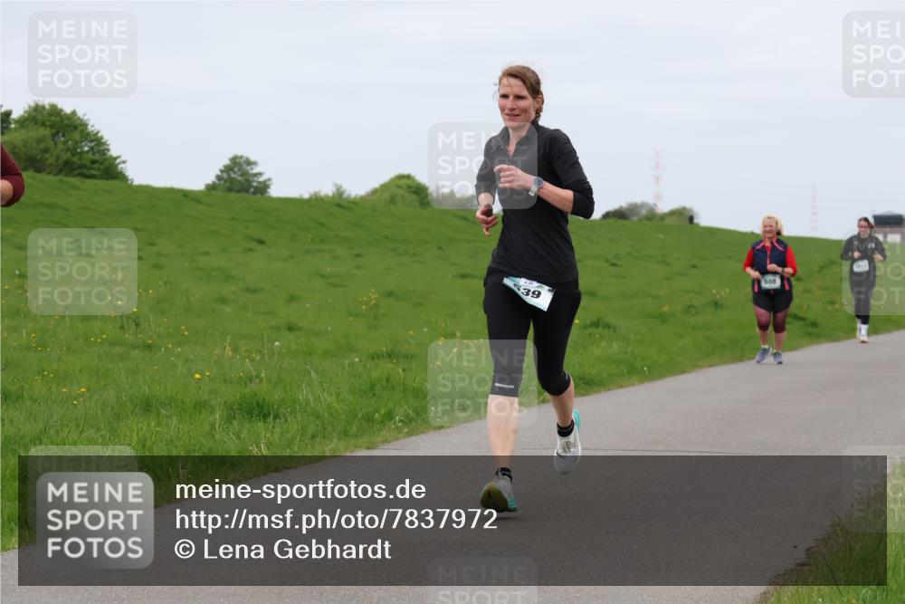 04.05.2025 - 8. Wedeler Halbmarathon Lena Gebhardt http://msf.ph/oto/7837972 04.05.2025 11:35:57 Laufen 39, 588 meine-sportfotos.de