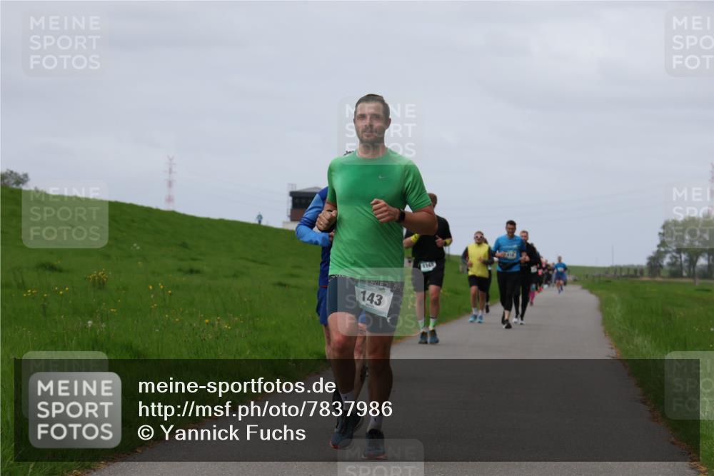 04.05.2025 - 8. Wedeler Halbmarathon Yannick Fuchs http://msf.ph/oto/7837986 04.05.2025 11:46:37 Laufen 143, 114 meine-sportfotos.de
