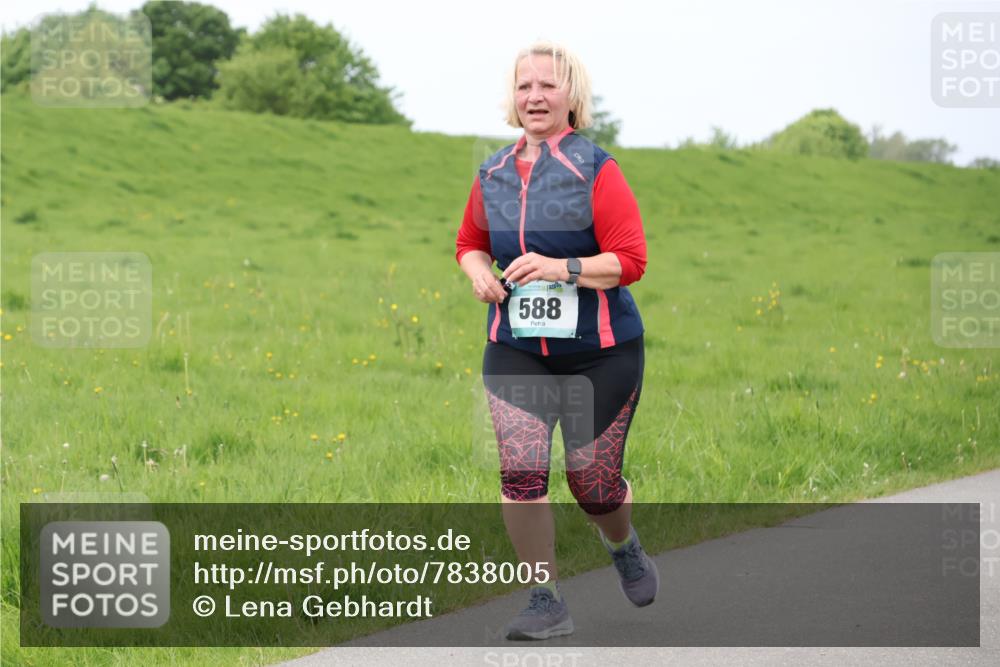 04.05.2025 - 8. Wedeler Halbmarathon Lena Gebhardt http://msf.ph/oto/7838005 04.05.2025 11:36:06 Laufen 588 meine-sportfotos.de