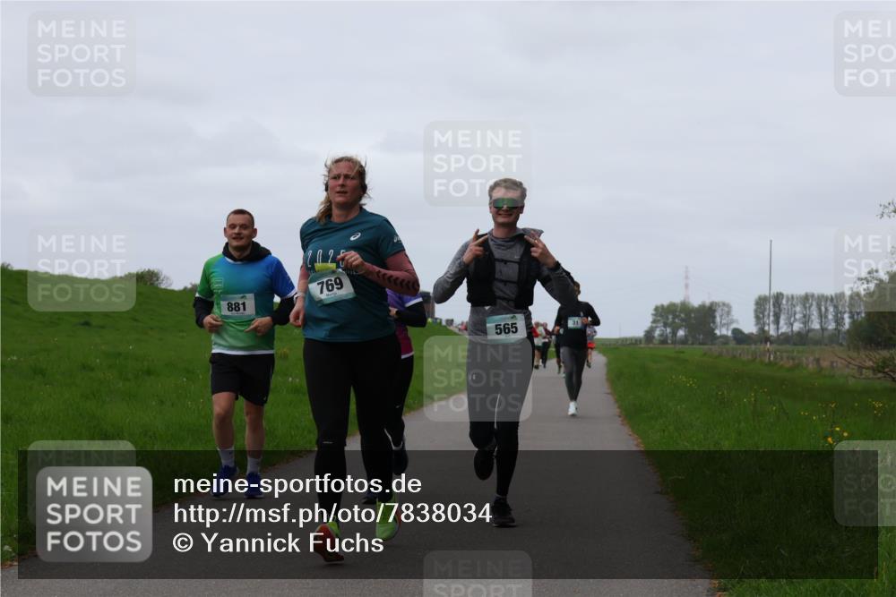 04.05.2025 - 8. Wedeler Halbmarathon Yannick Fuchs http://msf.ph/oto/7838034 04.05.2025 11:25:06 Laufen 881, 769, 565 meine-sportfotos.de