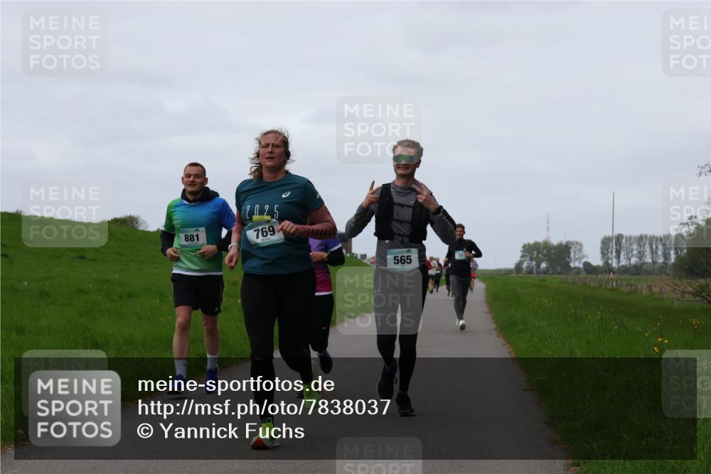 04.05.2025 - 8. Wedeler Halbmarathon Yannick Fuchs http://msf.ph/oto/7838037 04.05.2025 11:25:07 Laufen 881, 2025, 769, 565 meine-sportfotos.de