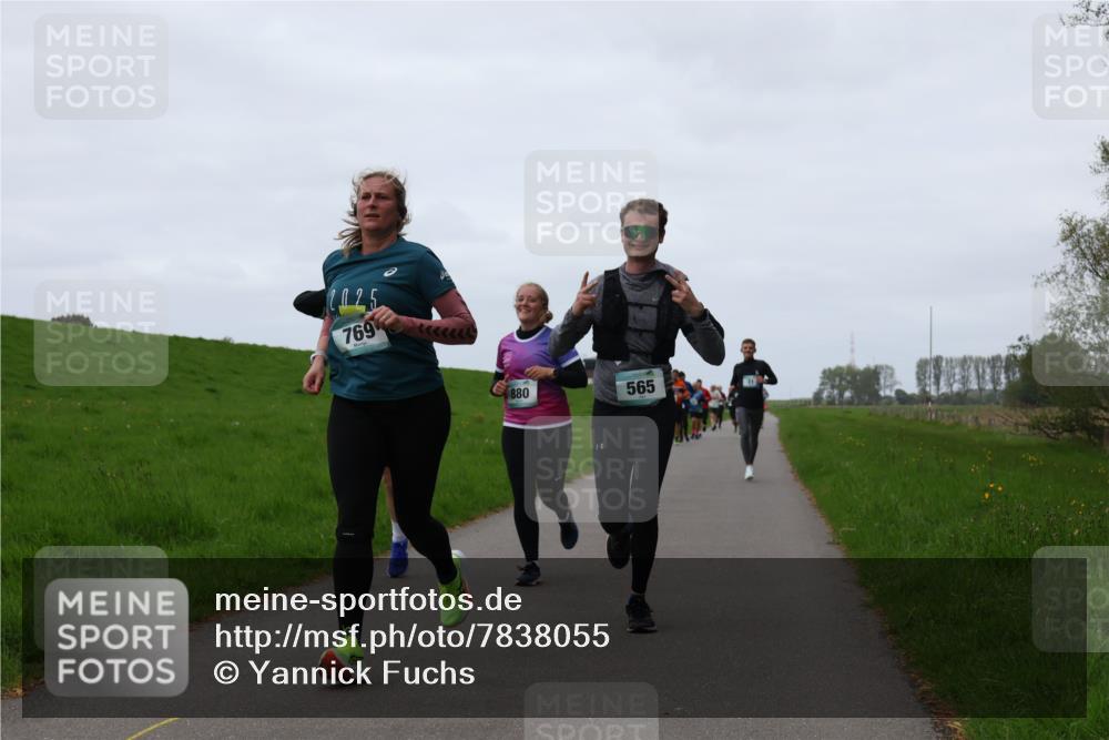 04.05.2025 - 8. Wedeler Halbmarathon Yannick Fuchs http://msf.ph/oto/7838055 04.05.2025 11:25:07 Laufen 25, 769, 880, 565 meine-sportfotos.de