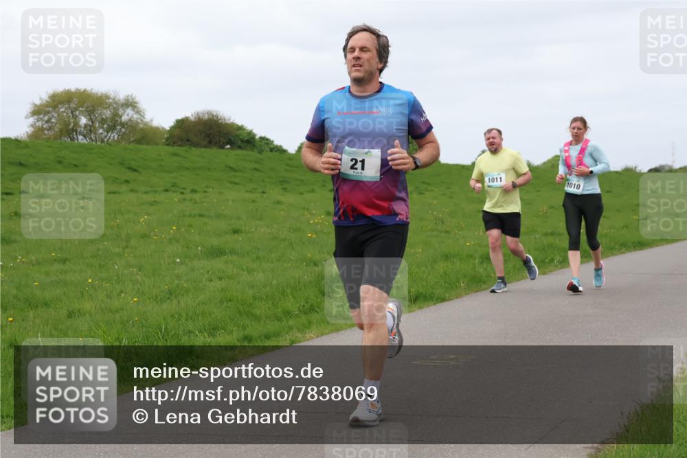 04.05.2025 - 8. Wedeler Halbmarathon Lena Gebhardt http://msf.ph/oto/7838069 04.05.2025 11:36:18 Laufen 19, 2024, 21, 1011, 1010 meine-sportfotos.de