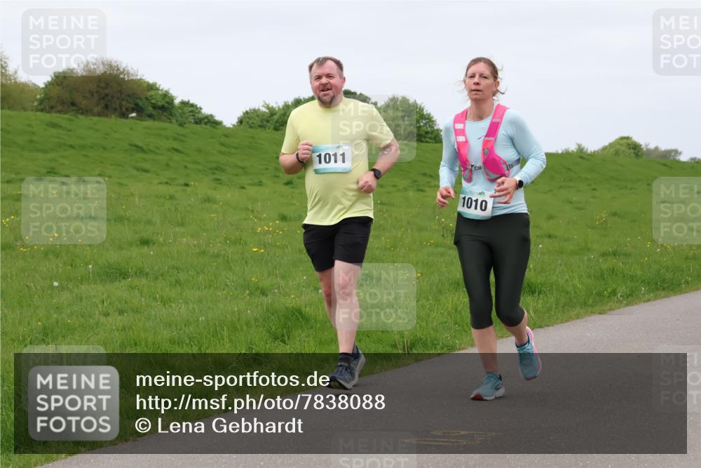 04.05.2025 - 8. Wedeler Halbmarathon Lena Gebhardt http://msf.ph/oto/7838088 04.05.2025 11:36:20 Laufen 1011, 1010 meine-sportfotos.de