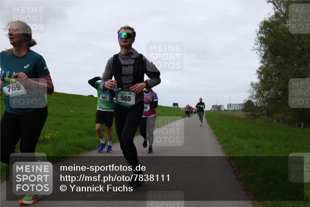 04.05.2025 - 8. Wedeler Halbmarathon Yannick Fuchs http://msf.ph/oto/7838111 04.05.2025 11:25:08 Laufen 769, 881, 565, 80 meine-sportfotos.de