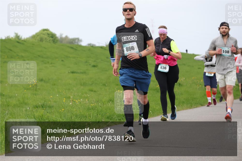 04.05.2025 - 8. Wedeler Halbmarathon Lena Gebhardt http://msf.ph/oto/7838120 04.05.2025 11:36:33 Laufen 67, 866, 636, 376, 108 meine-sportfotos.de