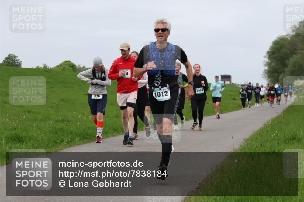 04.05.2025 - 8. Wedeler Halbmarathon Lena Gebhardt http://msf.ph/oto/7838184 04.05.2025 11:36:42 Laufen 376, 4, 1012, 1054 meine-sportfotos.de