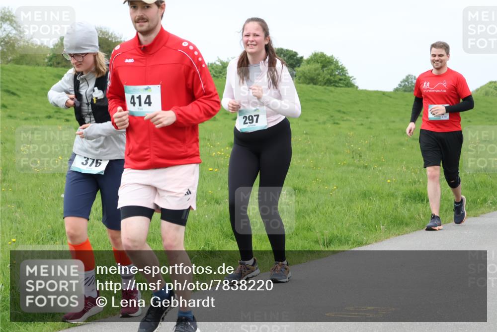 04.05.2025 - 8. Wedeler Halbmarathon Lena Gebhardt http://msf.ph/oto/7838220 04.05.2025 11:36:48 Laufen 376, 414, 297 meine-sportfotos.de