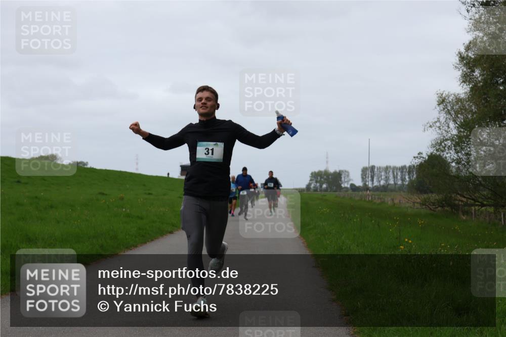04.05.2025 - 8. Wedeler Halbmarathon Yannick Fuchs http://msf.ph/oto/7838225 04.05.2025 11:25:12 Laufen 31 meine-sportfotos.de
