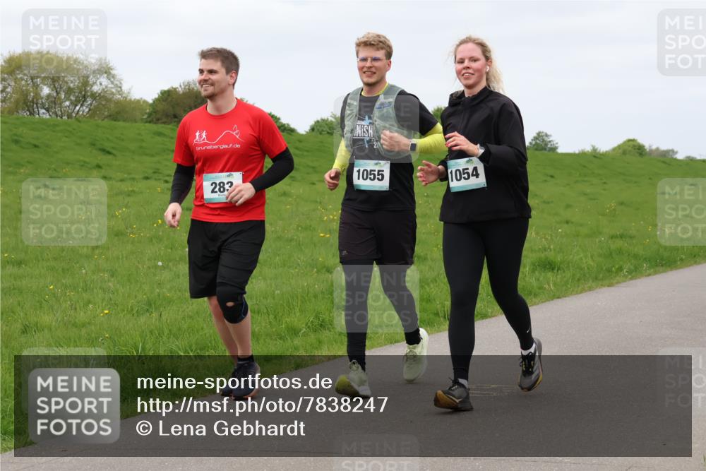 04.05.2025 - 8. Wedeler Halbmarathon Lena Gebhardt http://msf.ph/oto/7838247 04.05.2025 11:36:51 Laufen 283, 1055, 1054 meine-sportfotos.de
