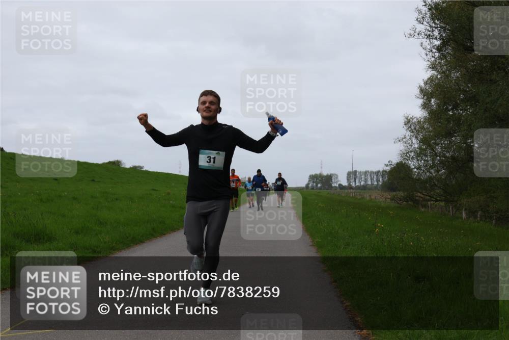 04.05.2025 - 8. Wedeler Halbmarathon Yannick Fuchs http://msf.ph/oto/7838259 04.05.2025 11:25:12 Laufen 31 meine-sportfotos.de
