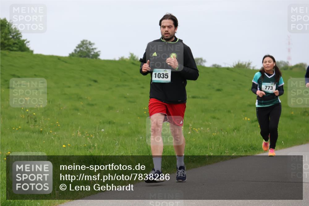 04.05.2025 - 8. Wedeler Halbmarathon Lena Gebhardt http://msf.ph/oto/7838286 04.05.2025 11:37:03 Laufen 1035, 773 meine-sportfotos.de