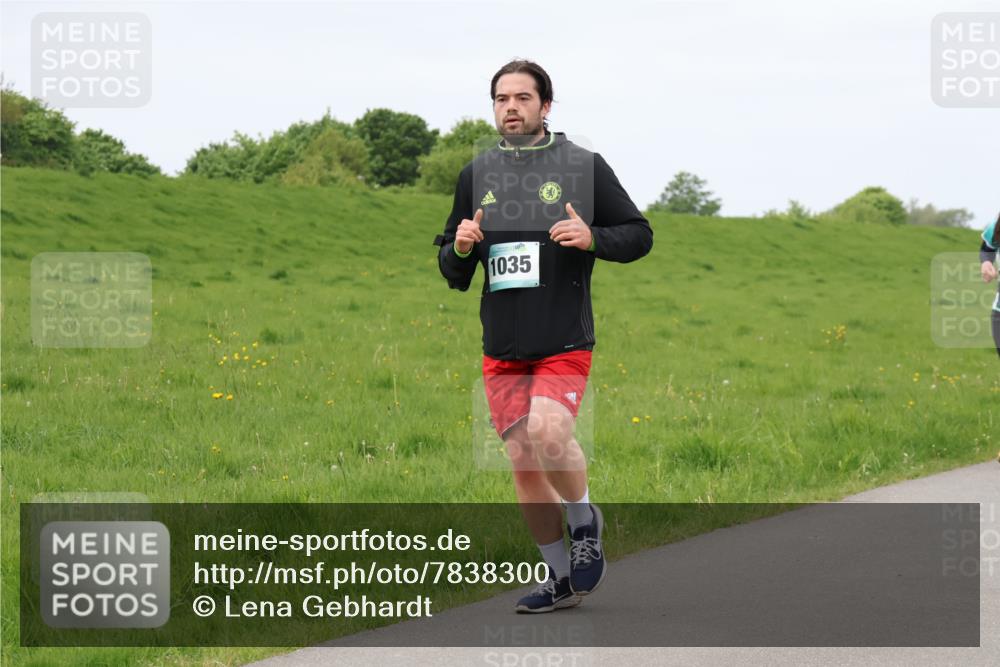 04.05.2025 - 8. Wedeler Halbmarathon Lena Gebhardt http://msf.ph/oto/7838300 04.05.2025 11:37:05 Laufen 1035 meine-sportfotos.de