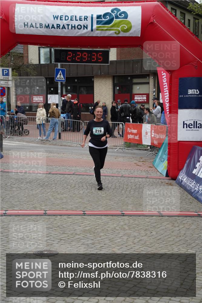 04.05.2025 - 8. Wedeler Halbmarathon Felixshl http://msf.ph/oto/7838316 04.05.2025 12:29:33 Ziel 219 meine-sportfotos.de