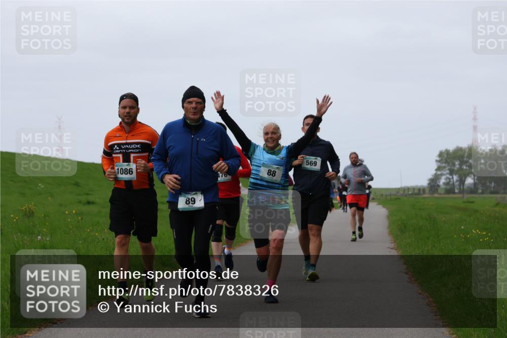 04.05.2025 - 8. Wedeler Halbmarathon Yannick Fuchs http://msf.ph/oto/7838326 04.05.2025 11:25:17 Laufen 1086, 89, 88, 569 meine-sportfotos.de