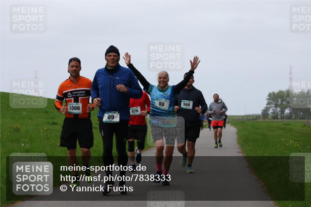04.05.2025 - 8. Wedeler Halbmarathon Yannick Fuchs http://msf.ph/oto/7838333 04.05.2025 11:25:17 Laufen 1086, 89, 476, 88, 569 meine-sportfotos.de