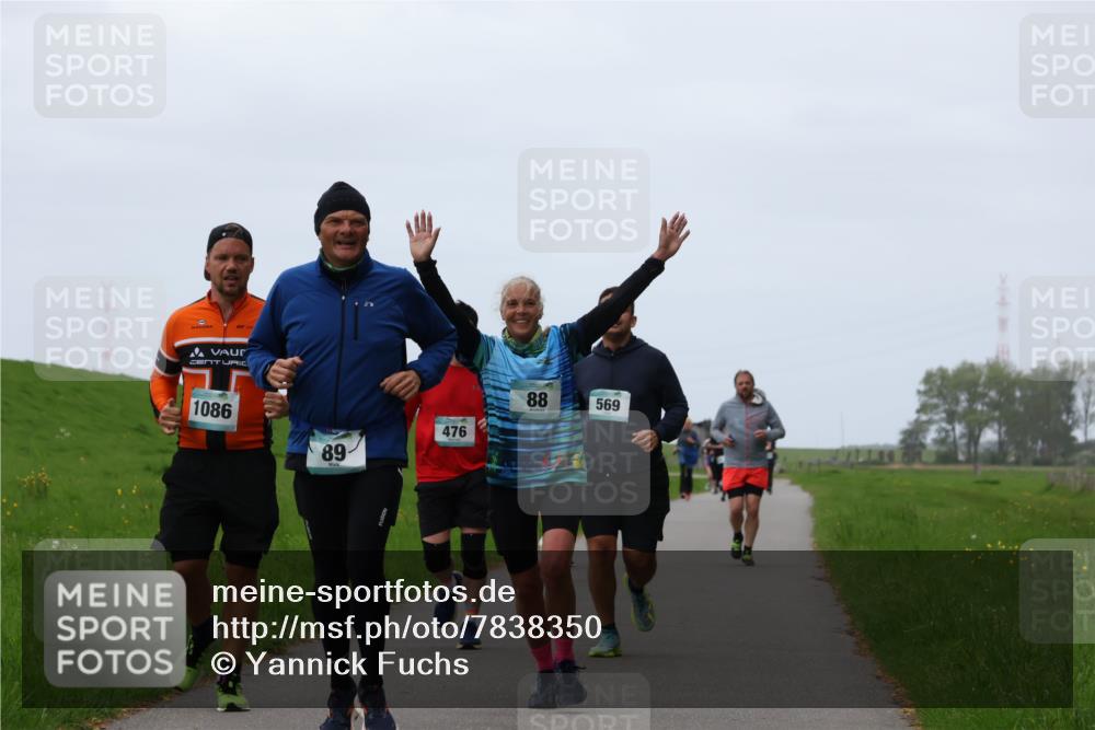 04.05.2025 - 8. Wedeler Halbmarathon Yannick Fuchs http://msf.ph/oto/7838350 04.05.2025 11:25:18 Laufen 1086, 89, 476, 88, 569 meine-sportfotos.de