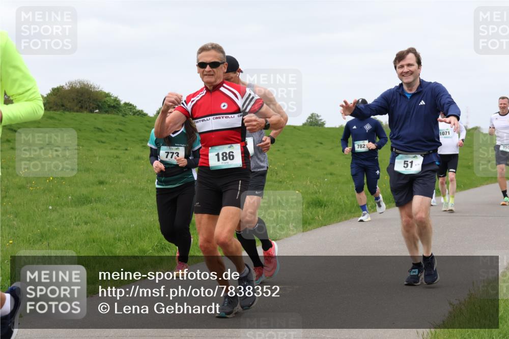 04.05.2025 - 8. Wedeler Halbmarathon Lena Gebhardt http://msf.ph/oto/7838352 04.05.2025 11:37:10 Laufen 773, 186, 782, 51, 1071, 855 meine-sportfotos.de