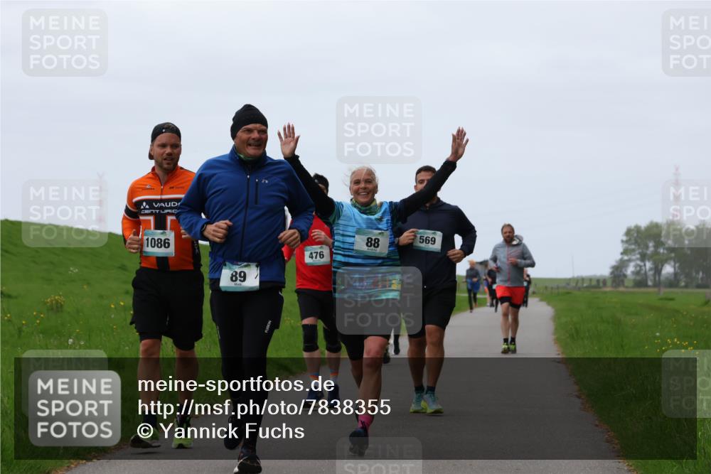 04.05.2025 - 8. Wedeler Halbmarathon Yannick Fuchs http://msf.ph/oto/7838355 04.05.2025 11:25:18 Laufen 1086, 89, 476, 88, 569 meine-sportfotos.de