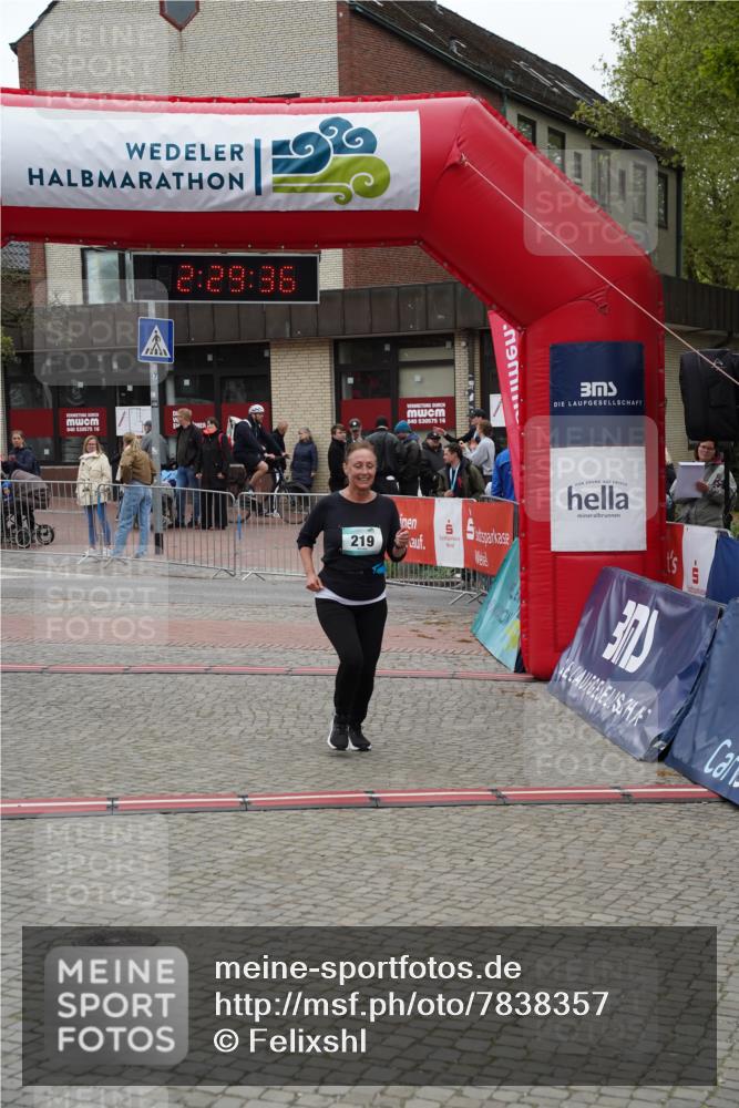 04.05.2025 - 8. Wedeler Halbmarathon Felixshl http://msf.ph/oto/7838357 04.05.2025 12:29:34 Ziel 219 meine-sportfotos.de