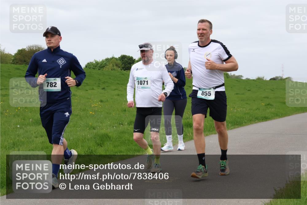 04.05.2025 - 8. Wedeler Halbmarathon Lena Gebhardt http://msf.ph/oto/7838406 04.05.2025 11:37:13 Laufen 782, 1071, 117, 855 meine-sportfotos.de