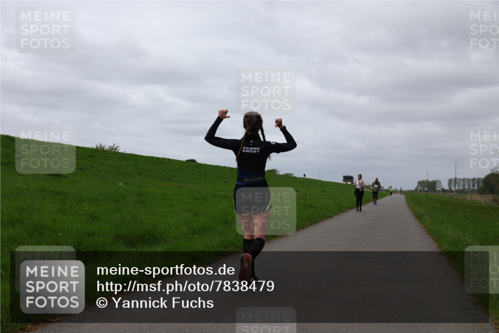 04.05.2025 - 8. Wedeler Halbmarathon Yannick Fuchs http://msf.ph/oto/7838479 04.05.2025 12:02:53 Laufen  meine-sportfotos.de