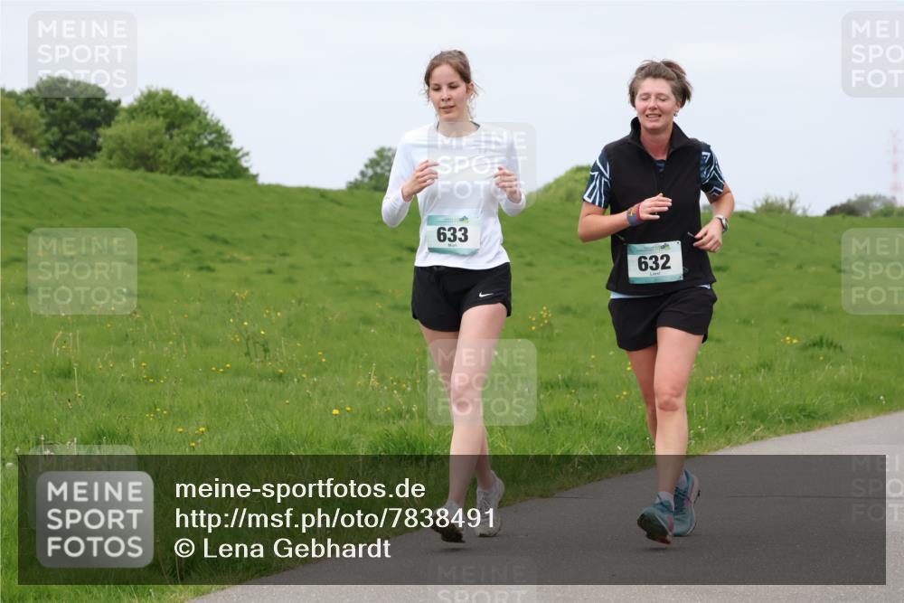 04.05.2025 - 8. Wedeler Halbmarathon Lena Gebhardt http://msf.ph/oto/7838491 04.05.2025 11:37:29 Laufen 633, 632 meine-sportfotos.de
