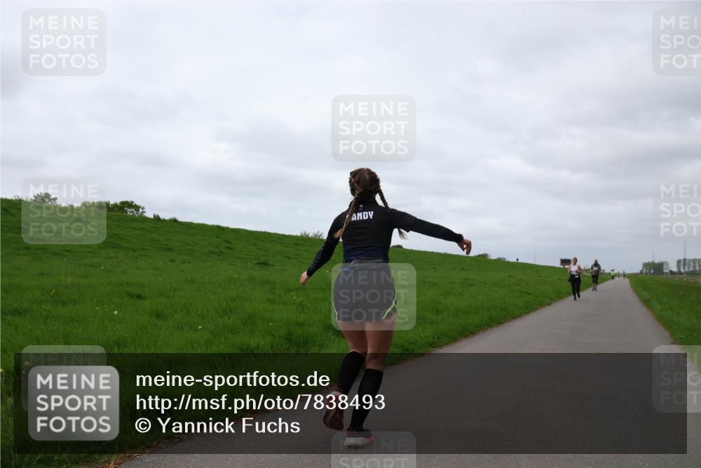 04.05.2025 - 8. Wedeler Halbmarathon Yannick Fuchs http://msf.ph/oto/7838493 04.05.2025 12:02:53 Laufen  meine-sportfotos.de
