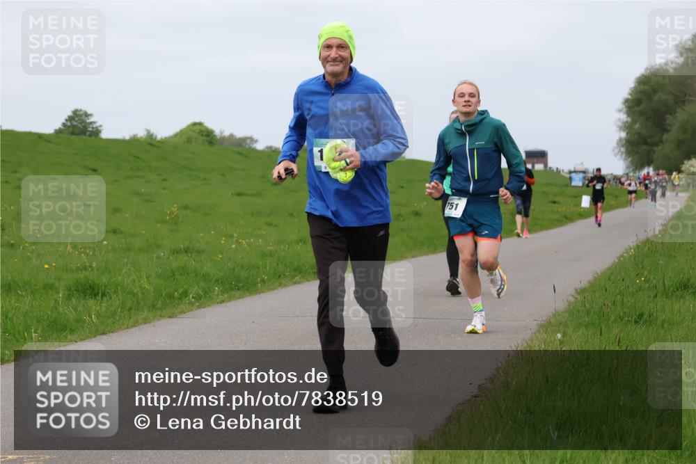 04.05.2025 - 8. Wedeler Halbmarathon Lena Gebhardt http://msf.ph/oto/7838519 04.05.2025 11:37:31 Laufen 751 meine-sportfotos.de
