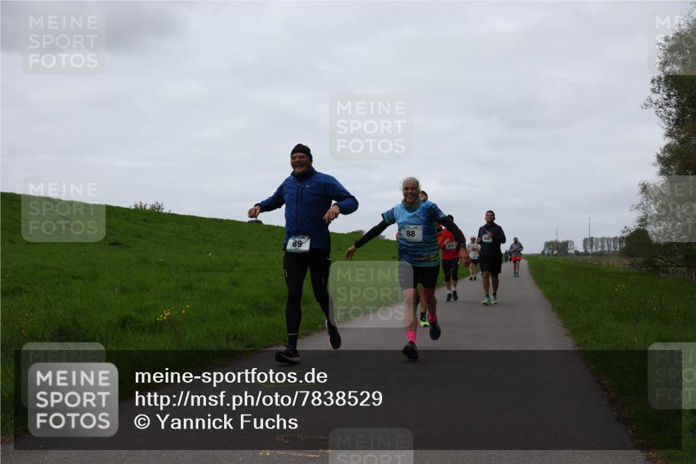 04.05.2025 - 8. Wedeler Halbmarathon Yannick Fuchs http://msf.ph/oto/7838529 04.05.2025 11:25:21 Laufen 89, 88 meine-sportfotos.de