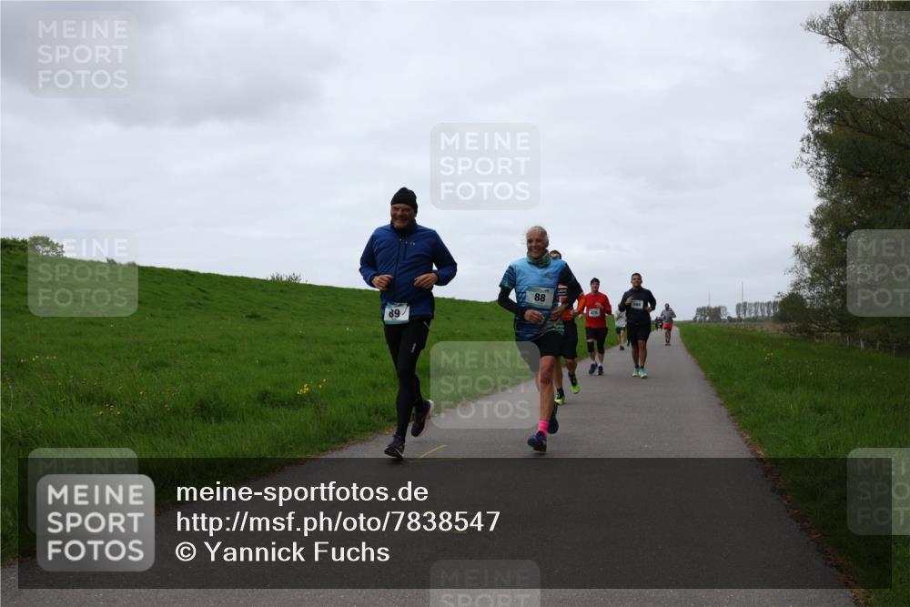 04.05.2025 - 8. Wedeler Halbmarathon Yannick Fuchs http://msf.ph/oto/7838547 04.05.2025 11:25:21 Laufen 89, 88, 476 meine-sportfotos.de