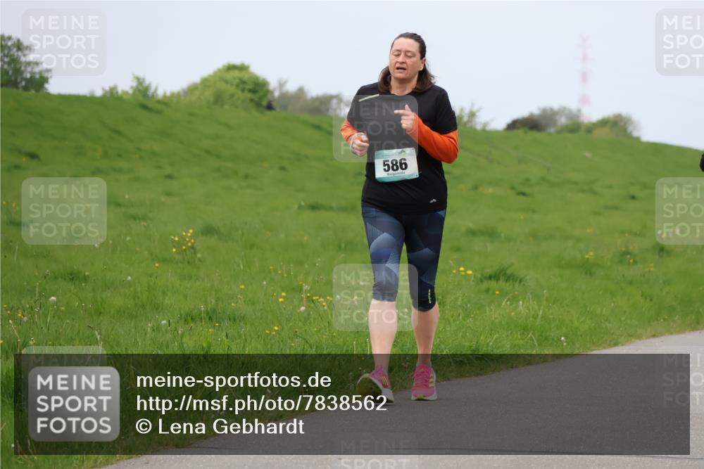 04.05.2025 - 8. Wedeler Halbmarathon Lena Gebhardt http://msf.ph/oto/7838562 04.05.2025 11:37:43 Laufen 586 meine-sportfotos.de