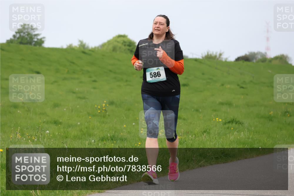 04.05.2025 - 8. Wedeler Halbmarathon Lena Gebhardt http://msf.ph/oto/7838566 04.05.2025 11:37:44 Laufen 586 meine-sportfotos.de
