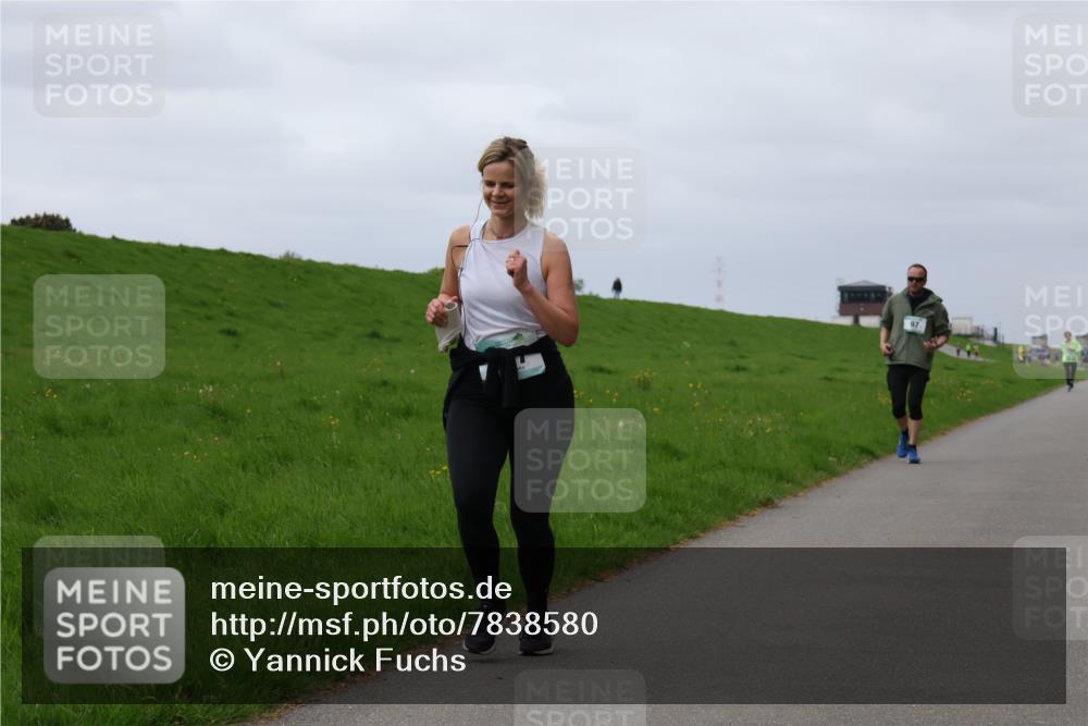 04.05.2025 - 8. Wedeler Halbmarathon Yannick Fuchs http://msf.ph/oto/7838580 04.05.2025 12:02:58 Laufen 97 meine-sportfotos.de
