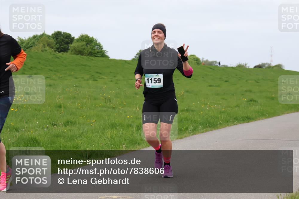 04.05.2025 - 8. Wedeler Halbmarathon Lena Gebhardt http://msf.ph/oto/7838606 04.05.2025 11:37:48 Laufen 1159, 90 meine-sportfotos.de