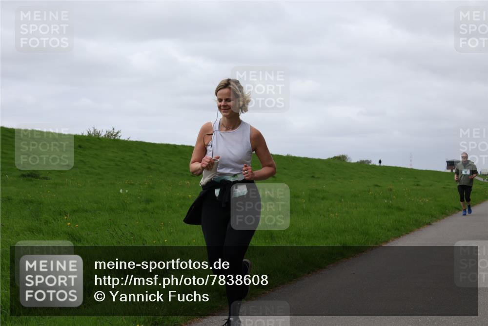 04.05.2025 - 8. Wedeler Halbmarathon Yannick Fuchs http://msf.ph/oto/7838608 04.05.2025 12:02:59 Laufen  meine-sportfotos.de