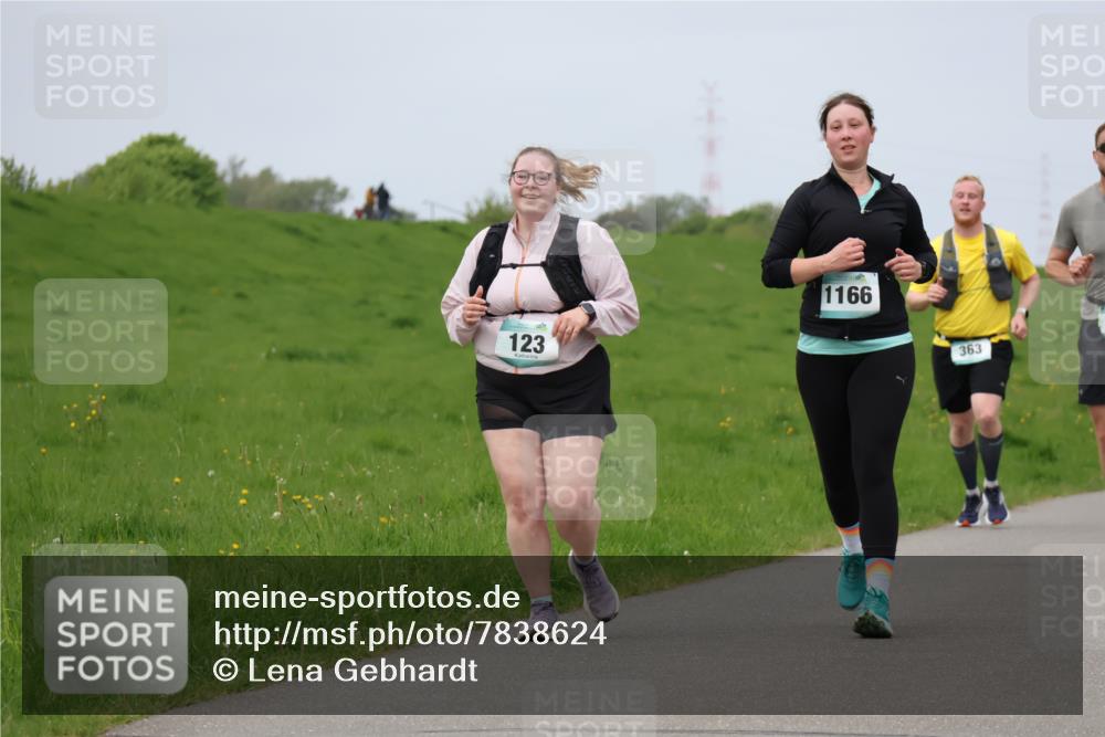 04.05.2025 - 8. Wedeler Halbmarathon Lena Gebhardt http://msf.ph/oto/7838624 04.05.2025 11:38:14 Laufen 123, 1166, 363 meine-sportfotos.de