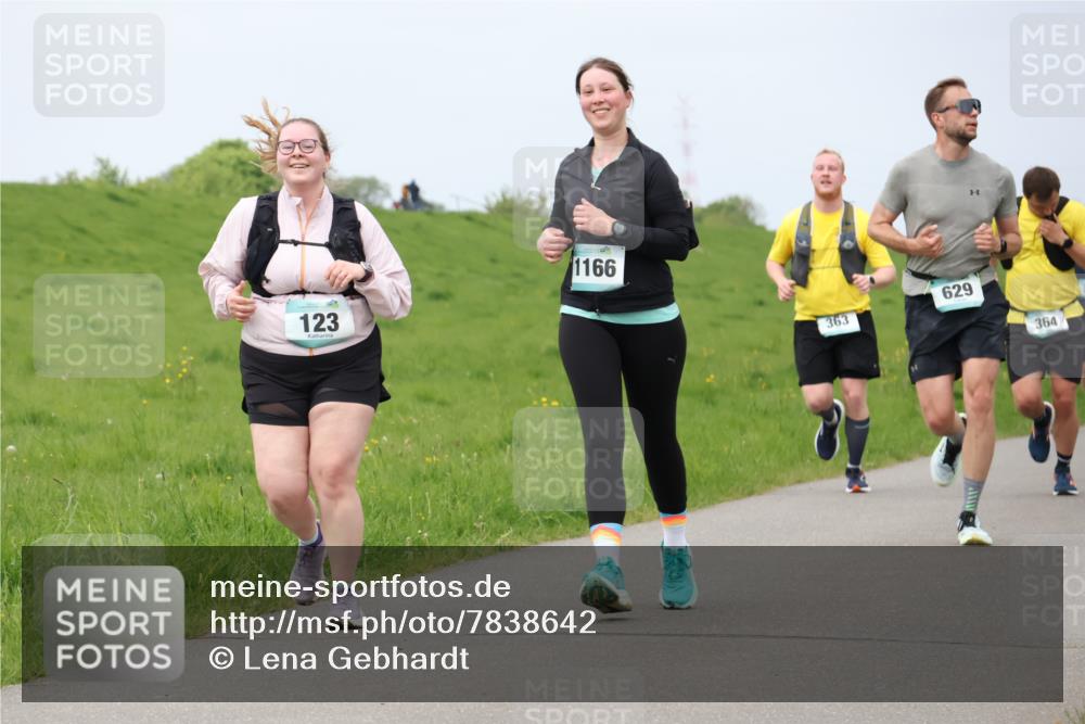 04.05.2025 - 8. Wedeler Halbmarathon Lena Gebhardt http://msf.ph/oto/7838642 04.05.2025 11:38:15 Laufen 123, 1166, 363, 629, 364 meine-sportfotos.de