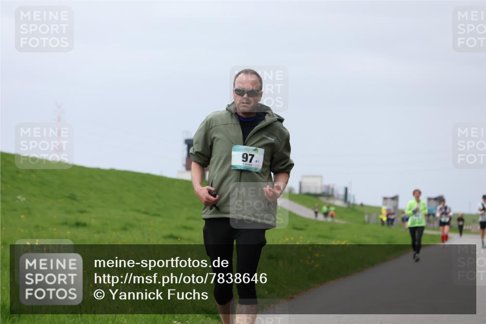 04.05.2025 - 8. Wedeler Halbmarathon Yannick Fuchs http://msf.ph/oto/7838646 04.05.2025 12:03:02 Laufen 97, 81 meine-sportfotos.de