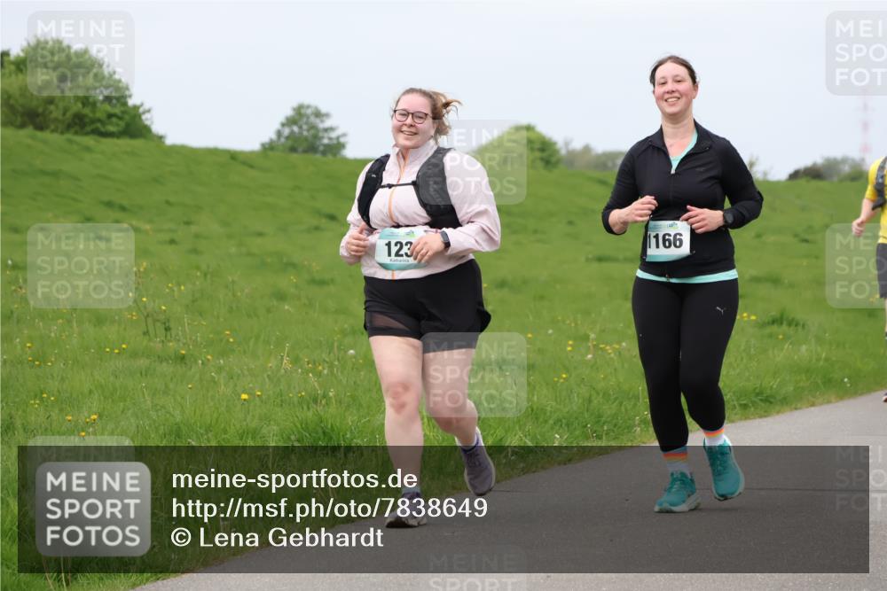 04.05.2025 - 8. Wedeler Halbmarathon Lena Gebhardt http://msf.ph/oto/7838649 04.05.2025 11:38:16 Laufen 123, 1166 meine-sportfotos.de