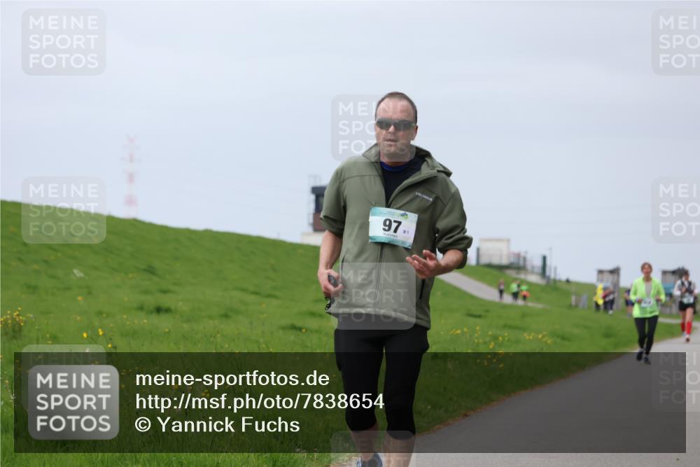 04.05.2025 - 8. Wedeler Halbmarathon Yannick Fuchs http://msf.ph/oto/7838654 04.05.2025 12:03:02 Laufen 97, 1 meine-sportfotos.de