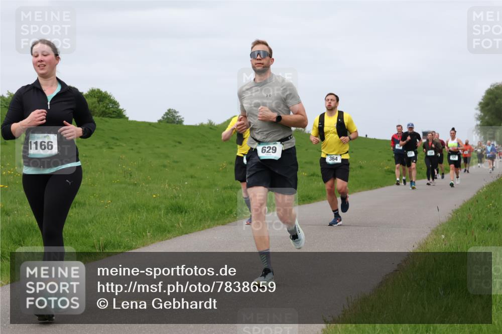04.05.2025 - 8. Wedeler Halbmarathon Lena Gebhardt http://msf.ph/oto/7838659 04.05.2025 11:38:19 Laufen 1166, 629, 175, 364 meine-sportfotos.de