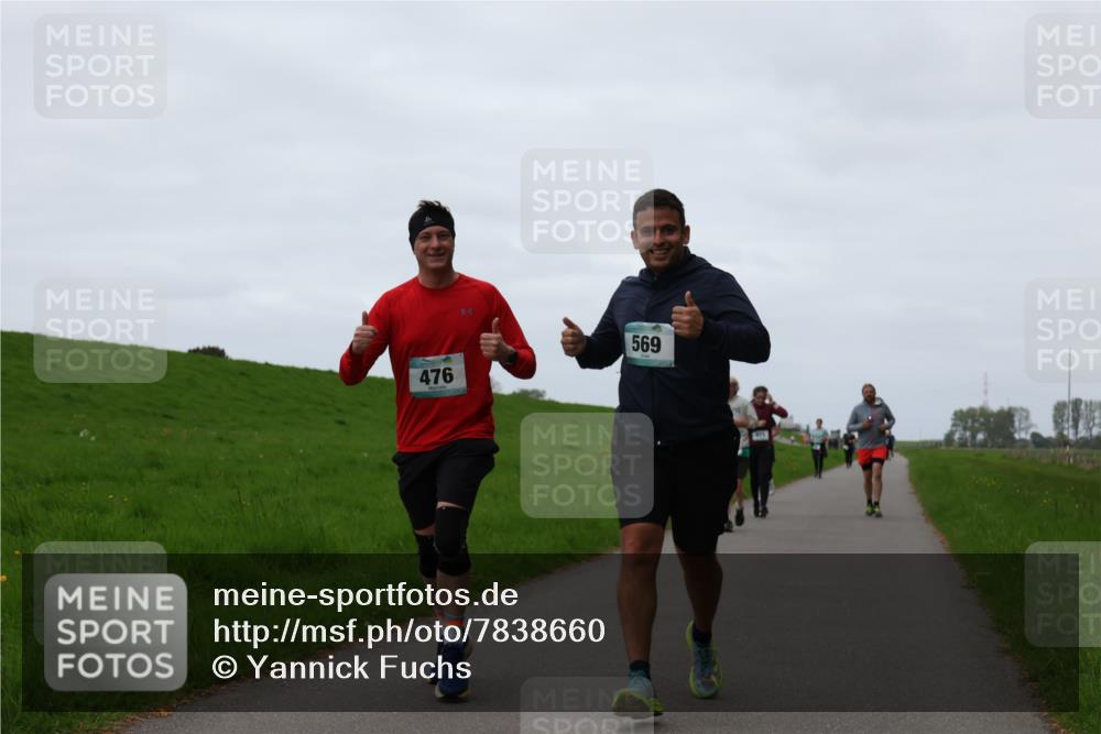 04.05.2025 - 8. Wedeler Halbmarathon Yannick Fuchs http://msf.ph/oto/7838660 04.05.2025 11:25:24 Laufen 476, 569 meine-sportfotos.de