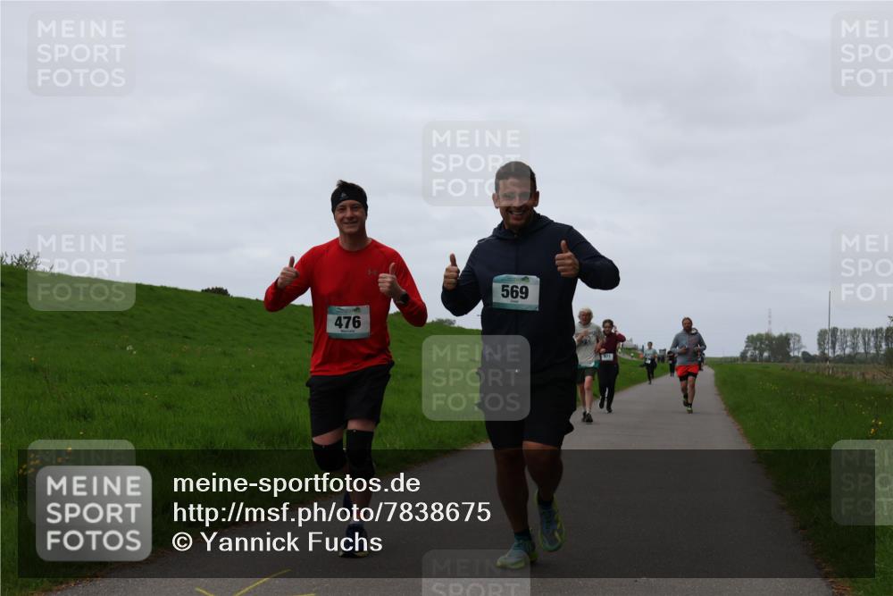 04.05.2025 - 8. Wedeler Halbmarathon Yannick Fuchs http://msf.ph/oto/7838675 04.05.2025 11:25:24 Laufen 476, 569 meine-sportfotos.de