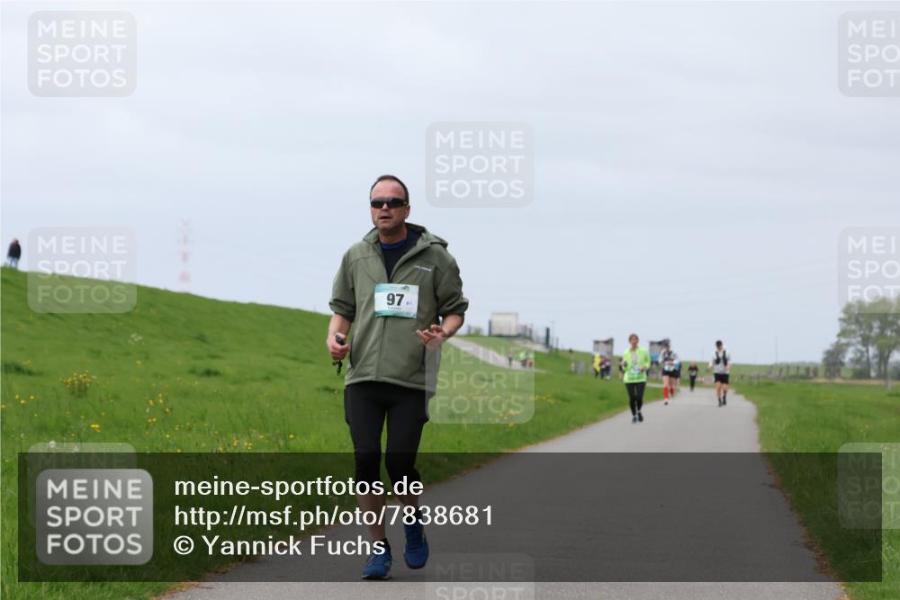 04.05.2025 - 8. Wedeler Halbmarathon Yannick Fuchs http://msf.ph/oto/7838681 04.05.2025 12:03:03 Laufen 97, 81 meine-sportfotos.de